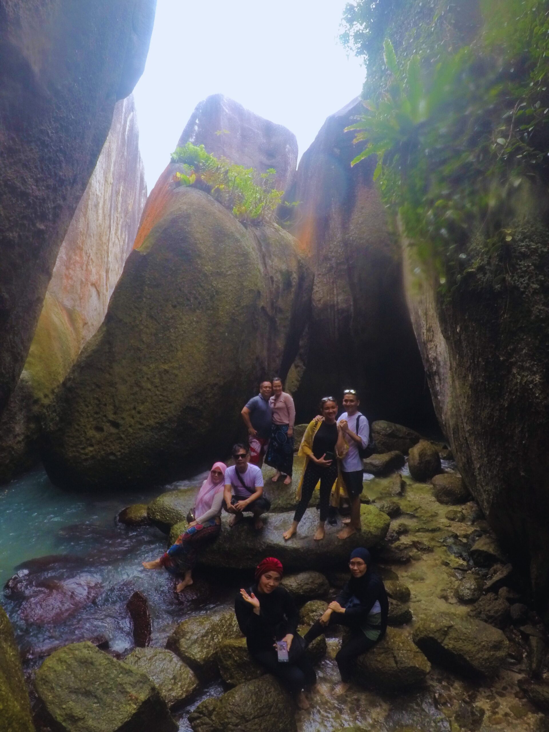 Sekumpulan wisatawan Liburan Seru Tanpa Ribet ke belitung
