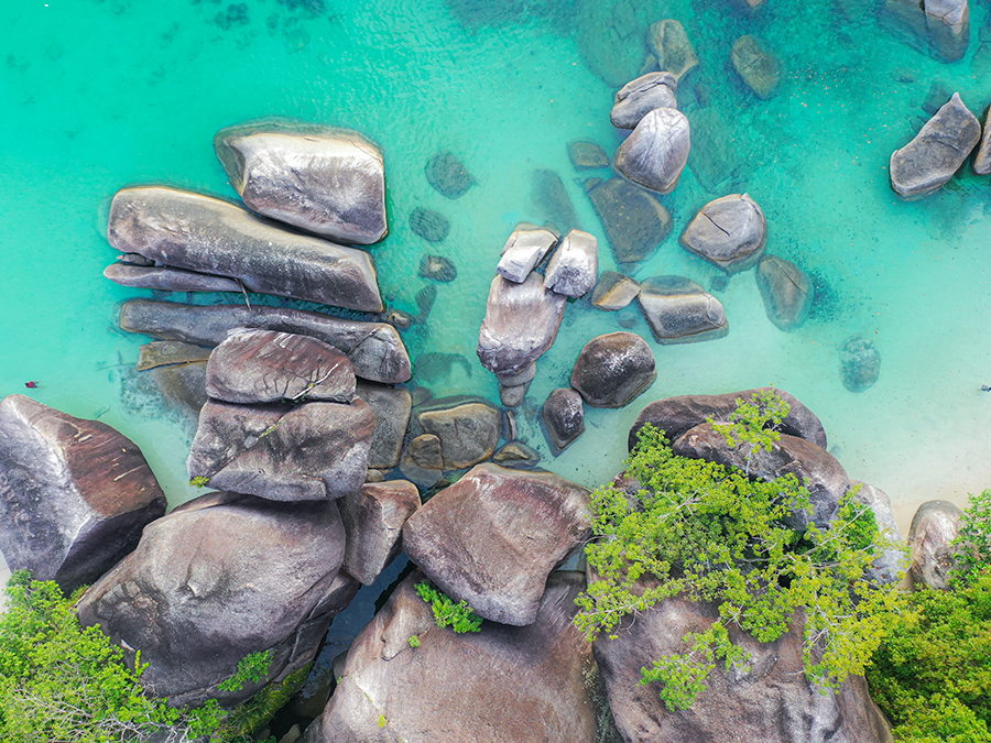 pantai tanjung tinggi belitung Destinasi Wisata Belitung